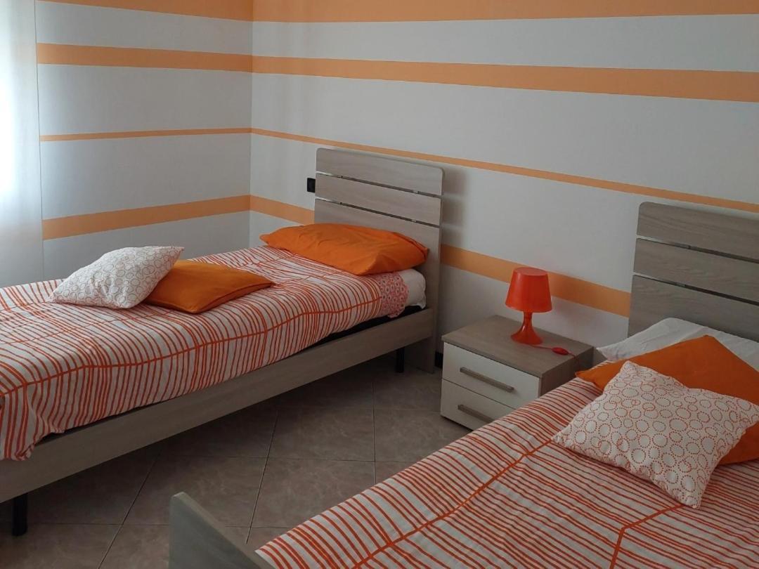 Casa T.U.A. Apartment Sale Marasino Bagian luar foto